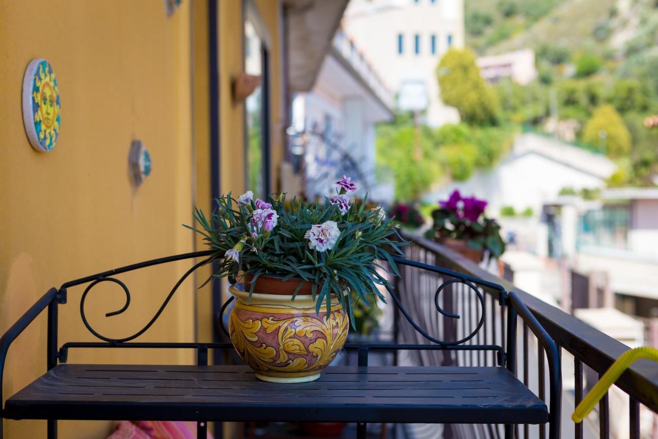 B&B La Casa Gialla Ταορμίνα Εξωτερικό φωτογραφία