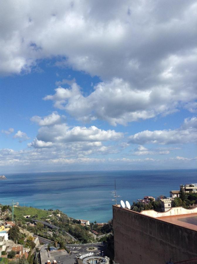 B&B La Casa Gialla Ταορμίνα Εξωτερικό φωτογραφία