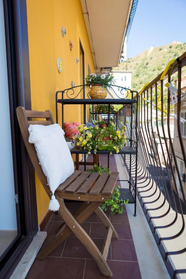 B&B La Casa Gialla Ταορμίνα Εξωτερικό φωτογραφία